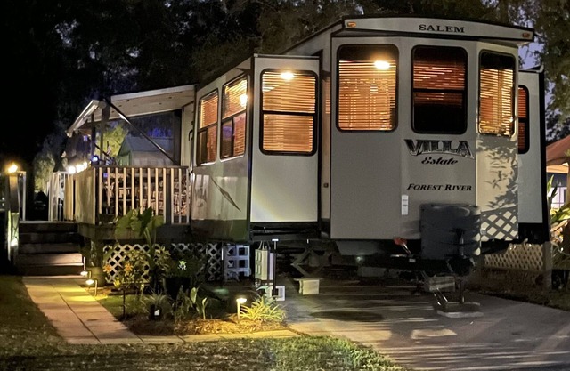 Salt Springs Hidden Gem RV 2 Bedroom 1 Bath