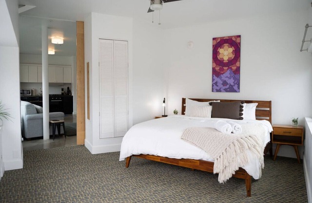 Salted Roots Basecamp: Downtown 2 Bedroom Loft