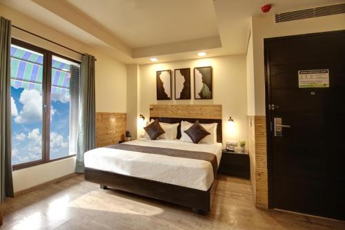 Saltstayz Select - Nehru Place & New Friends Colony