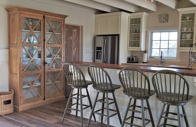 Salty Dog exudes relaxed beach vibes and delights with awesome ocean vistas.