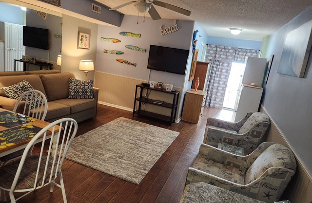 🐬San-A-Bel🐬Ocean Front 2BR Condo~ Balcony~Outdoor HotTub~Pool👣Bring FlipFlops
