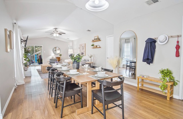 San Antonio Gem! Heated Pool, Games, Gym & Cozy Comforts