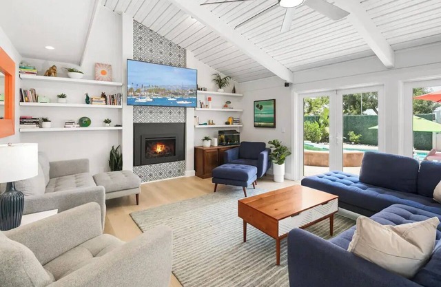 San Diego Oasis- A Retro Retreat w/King Size Bed!