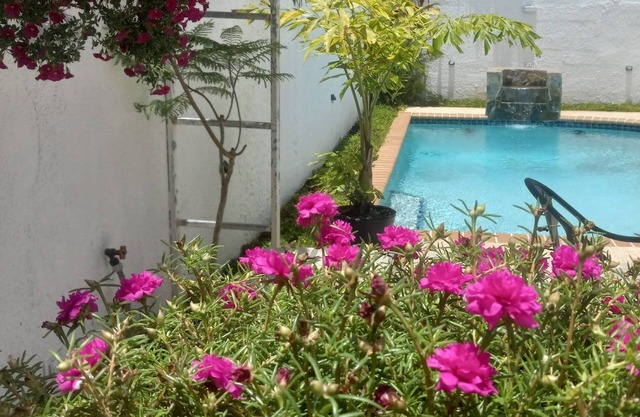 San Juan, guest suite w/private POOL, outdoor kitchen/BBQ & peaceful