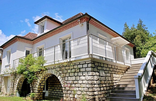 Sancydore, 4 bedroom villa with pool and air conditioning near Rocamadour