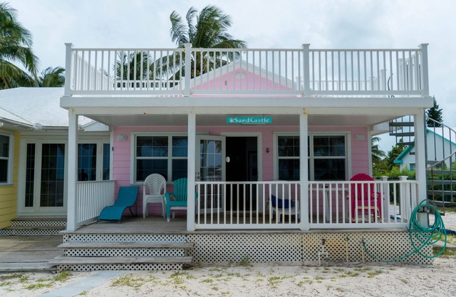Sand Castle Beach Cottage,Kayaks,Paddle Boards,BBQ Grill,Hammocks & Bikes