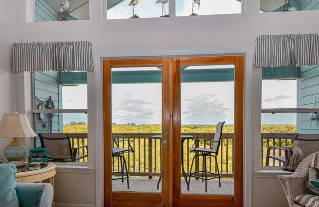 Sandpiper 10E loft unit pool hot tub beach water view