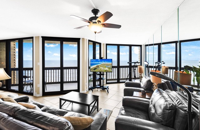 Sandpiper Condominiums 1104, Panoramic Gulf Views w/direct access to Mustang Island/Port A beaches.