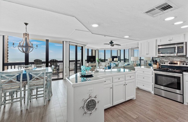Sandpiper Condominiums 403, Panoramic Gulf Views w/direct access to Mustang Island/Port A beaches.