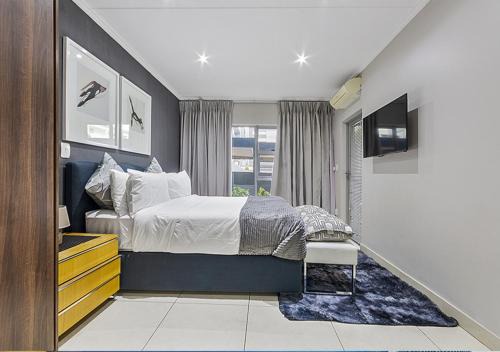 Sandton City Luxury Apartment