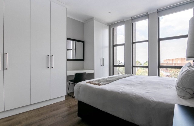 Sandton Smart Apartment Fifteen