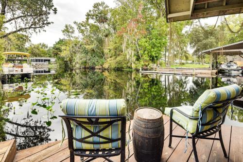 Sandy Shore and Multi-Boat Dock! St Johns River Home