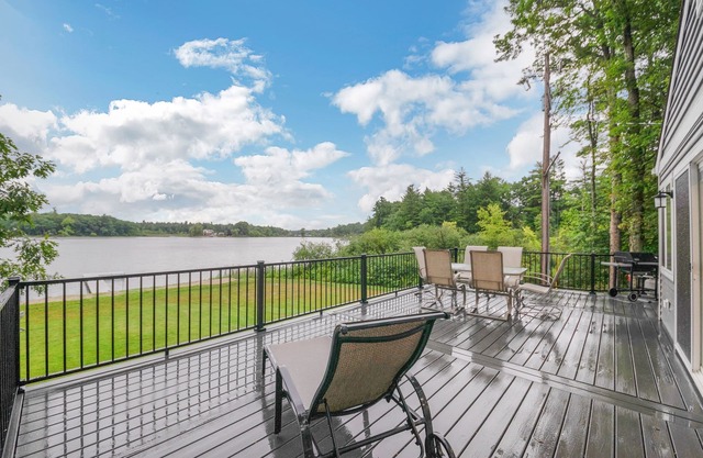 Sandyside: Golden Leaves, Starry Nights – Your Fall Getaway Awaits!