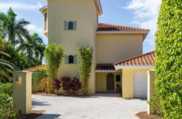 Sanibel Luxury Beach House & Pool