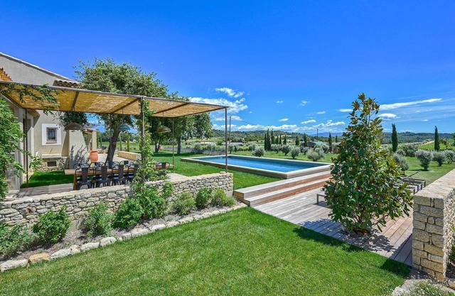 Sannes – A beautifully appointed villa - Sleeps 11