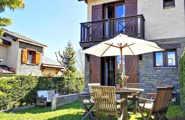 SANTA LEOCADIA IV - Two Bedroom House, Sleeps 5