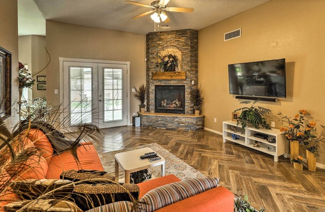 Santa Teresa Home w/ Private Patio Mins to El Paso