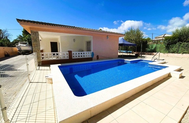 SAONA VILLAS (VN MARTY): Villa 6 persons, private protected pool, wifi