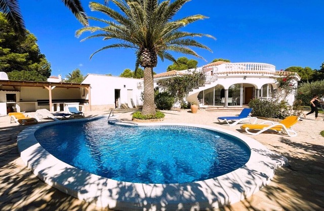 SAONA VILLAS (VN GARB): villa for 6 people, private swimming pool, air co
