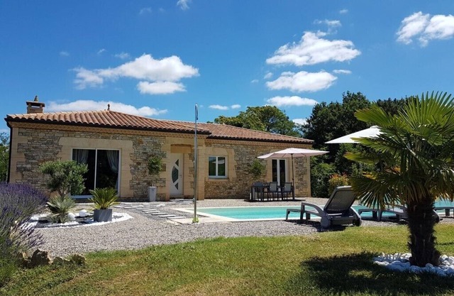 Sarlajoande, a modern villa in Perigord style