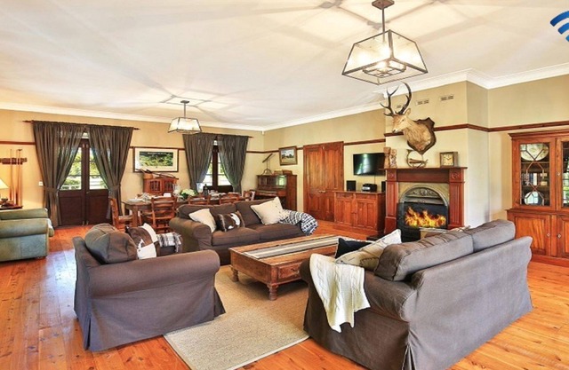 Sarnia - period home in garden oasis
