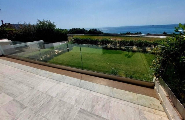 Saroné Villa beachfront & amazing sunset view in Mavro Lithari Athens Riviera