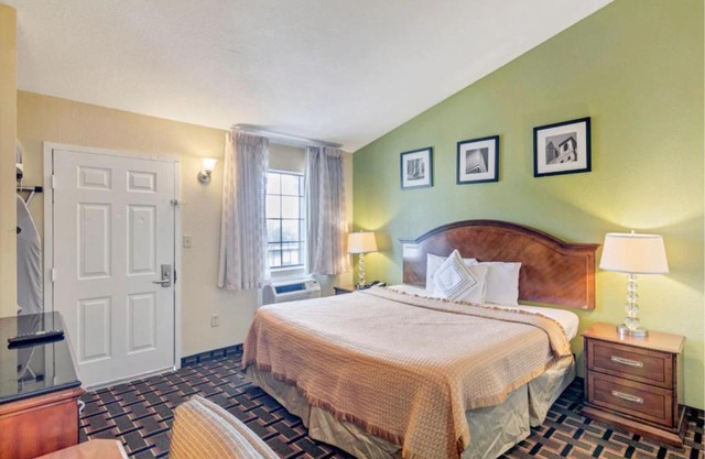 Savannah Garden Hotel