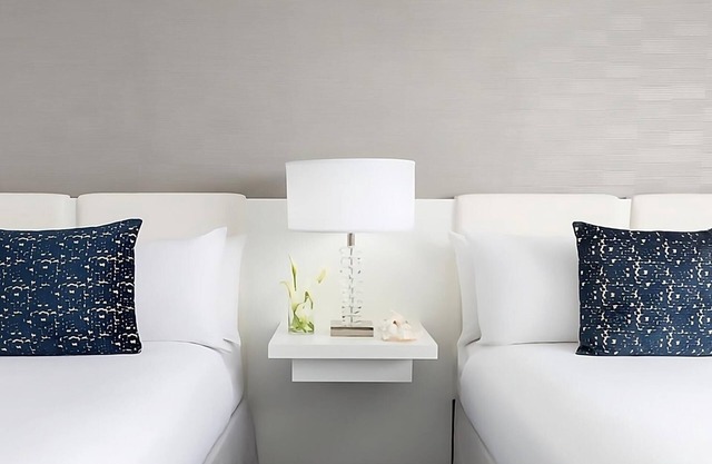 Savvy Double Room, Bayfront Getaway, Parking!