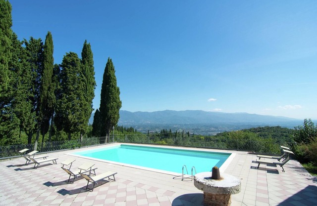 Scenic Stay near Florence