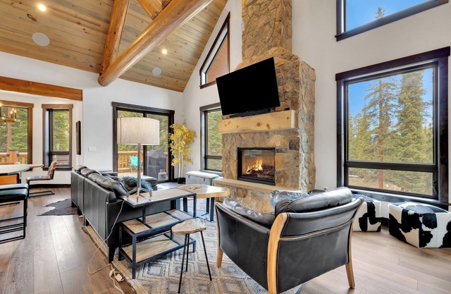 Scenic and Spacious 3-bedroom Home. Pet Friendly!