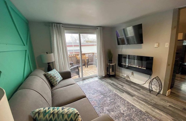 Scenic Bliss In Quidi Vidi Sleep4 + New Hot Tub
