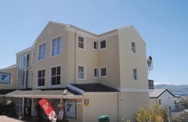 Scenic Seaforth Condo, Walk to Simon’s Town & Boulders Beach
