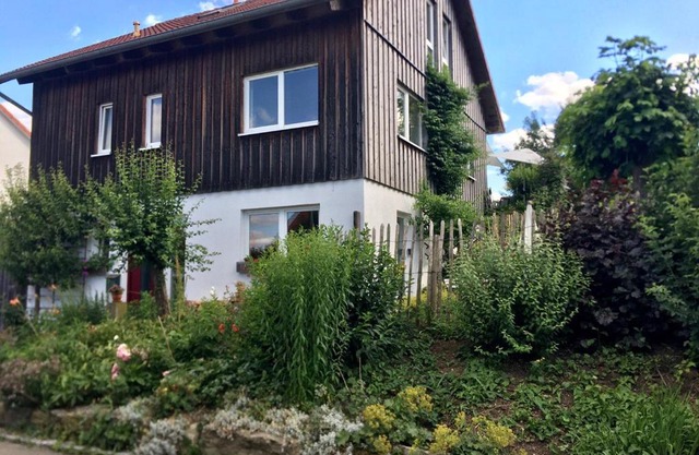 Schöne Suite im Rosengarten