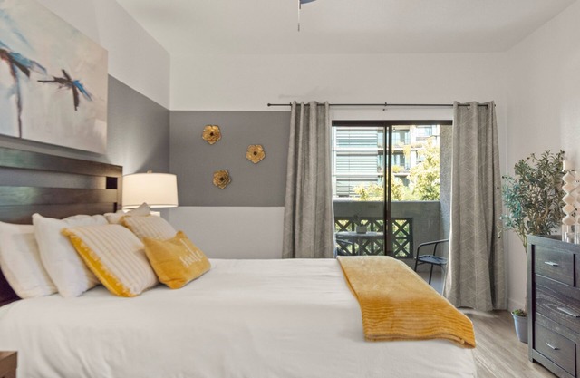 Scottsdale Stay near Westin Kierland⁂Pool + Parking