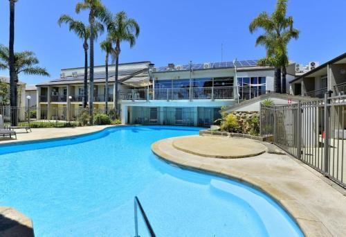 Sea Breeze Resort Apartment