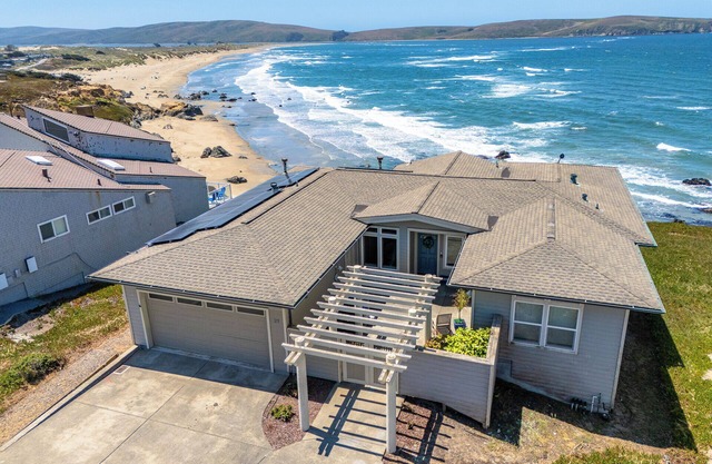 Sea Glass:Never Miss a Sunset Or Dolphin Jump! PERFECT Bluff Home! Solar/HtTb