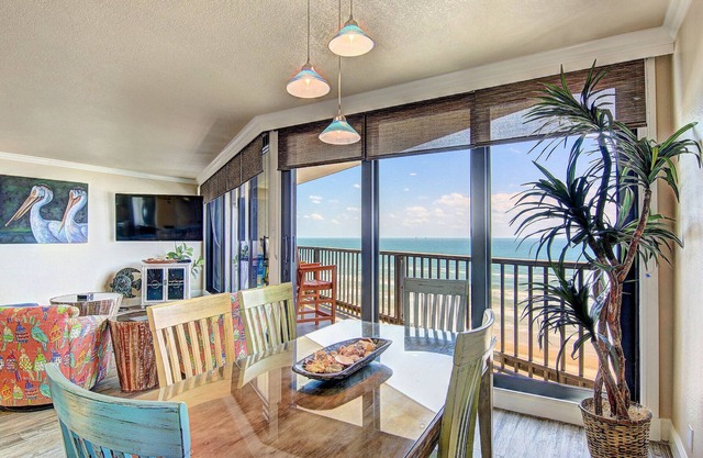 Sea Gull #806: Beachfront 2 Bedroom 2 Bathroom With Spectacular Views and 24 Hour Management