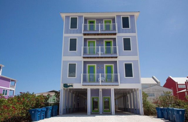 Sea Monster. 16 BR Beachfront. Pool. Extra fridges. Lots of space. And right on the beach!
