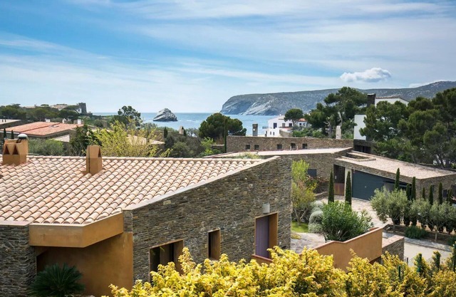 Sea & Mountain views house