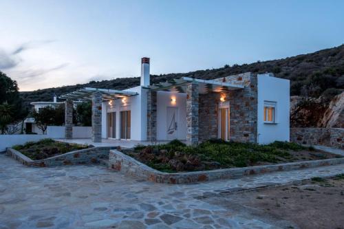 Sea Reflections Nimborio Beachfront Houses