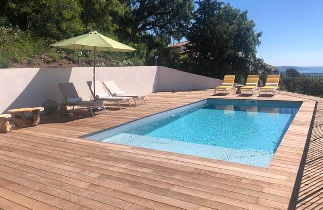 SEA VIEW Contemporary Provencal VILLA with Heated Pool, 3 en-suite bedrooms