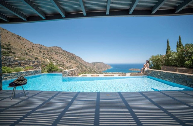 Sea View 6 Bedroom Villa With a Heated Pool