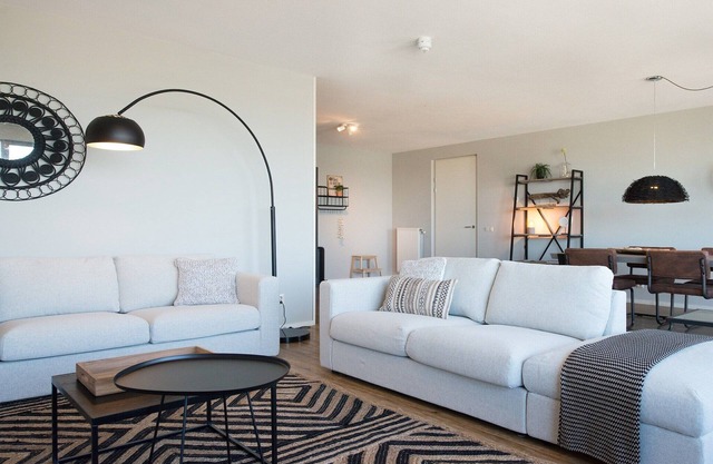 Sea-view apartment with balcony