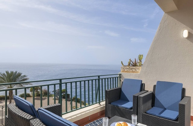 Sea view, by the beach - Doca do Cavacas I