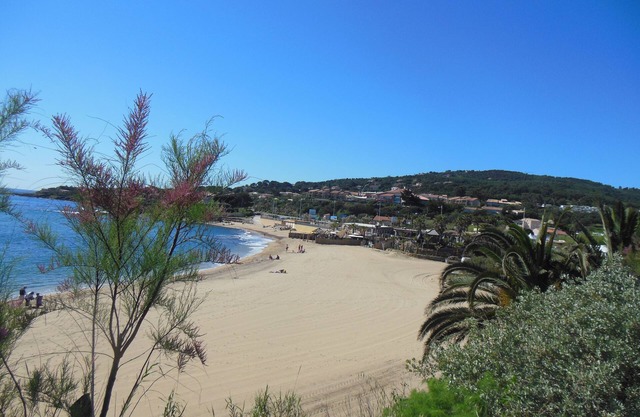 Sea view+pool-Appartment air-conditioned-classified 2 stars by the Tourist Office