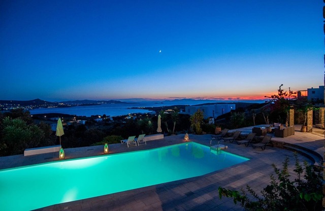 Sea view property with swimming pool ISLA summer homes