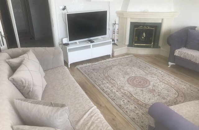 Sea view terrace, easy access to central places..