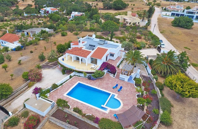 Sea view! WIFI, 5x A/C, huge pool, privacy ambiance, huge (roof)terrace(s)!