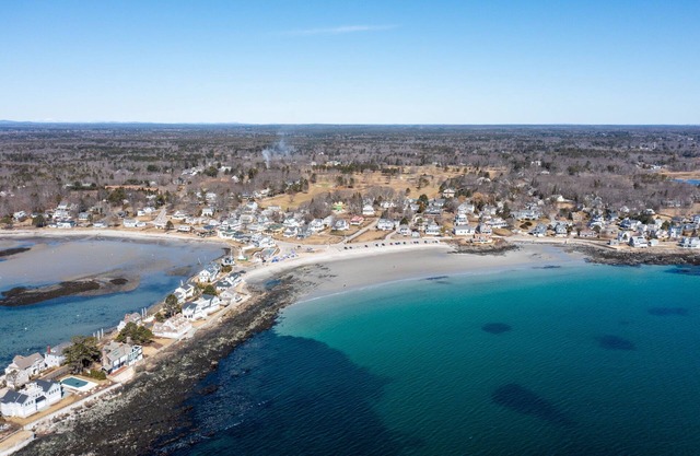 Seabreeze Cottage, steps to Kennebunk's Beaches