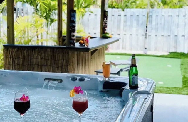 Seabreeze garden oasis, jacuzzi, golf, mins ->beaches